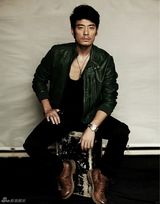 组图：李光洁个性时尚大片出炉 优质偶像变不羁型男