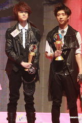 高清组图：2010新城国语力颁奖礼男歌手现场秀