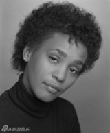 组图：惠特尼珍贵年轻照曝光 笑容灿烂展青春活力