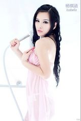 幻灯图：杨棋涵浴室写真 性感火辣尺度大