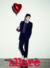 高清组图：韩星尹施允拍写真 俏皮领结浪漫可爱