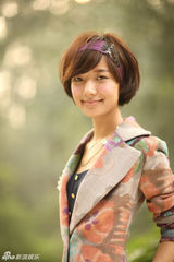 组图：王珞丹全新杂志写真曝光 一展青春魅力年华