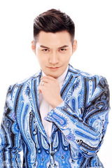 组图：严屹宽质感型男写真出炉 大秀魅惑电眼