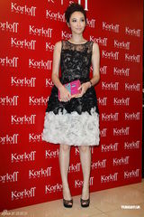 高清组图：吴佩慈黑白色拼接蕾丝礼服甜美亮相