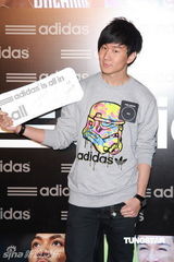 组图：阿SA慈善赚钱两不误 陈奕迅呼吁大家惜福