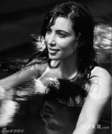 组图：准妈妈金-卡戴珊魅力大片狂野迷人