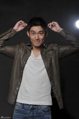 组图：《囧人》再曝张博卖萌搞怪定妆照