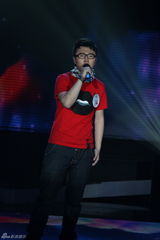 幻灯组图：快男突围赛第五场 “回锅肉”惊险晋级