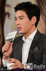 组图：尹素怡朴正哲等宣传新剧《天上女人》