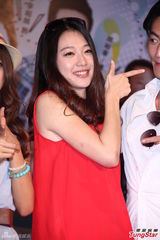 组图：豆花妹辰亦儒拍吻戏尴尬 自曝迷糊进错房