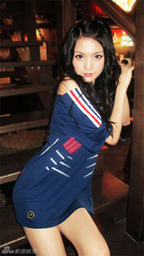 幻灯图：叶熙祺化身足球天使 世界杯力挺法国队