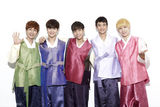 高清组图：SHINee穿韩服送新年祝福