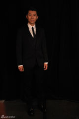 组图：国际明星滑雪节慈善晚宴红毯