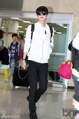 组图：韩团2PM与MBLAQ等结束日本演出返韩