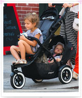 组图：杰西卡-阿尔芭携女现身装扮抢眼