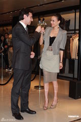 组图：舒淇出席时尚代言活动 气质高雅内蕴性感