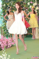 组图：张梓琳被催造人 吴千语欲旅行结婚