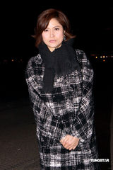 幻灯图：《天与地》热拍 佘诗曼裹棉袄陈豪玩乐队