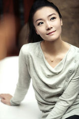 组图：《浮城谜事》齐溪有氧写真美丽绽放