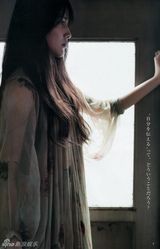 组图：入山杏奈森女系写真展现忧郁气质