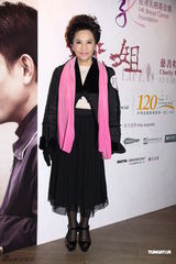 组图：叶德娴宣传防癌 《桃姐》香港票房飘红