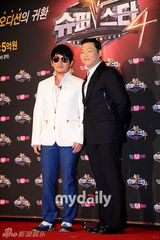 组图：韩歌手李承哲等出席《superstarK4》发布会