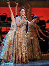 幻灯图集：老中青三代歌手齐聚六十年金曲盛典