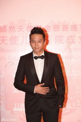 组图：嫣然天使幼儿园成立 众星亮相慈善晚宴