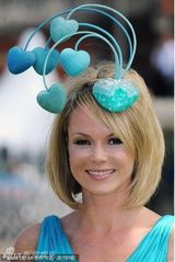 幻灯图:林志玲变英伦淑女 精致兰花帽赛马会竞艳 