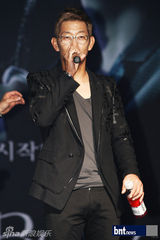 组图：韩团WonderBoys首亮《Ta-Dah》制作发布会