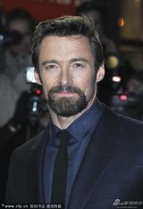 组图：《悲惨世界》首映 海瑟薇秀腿阿曼达露背