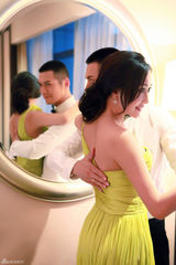 组图：严宽杜若溪情侣档拍片 演绎范蠡西施缠绵爱情