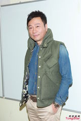 组图：黎耀祥赞林峰努力踏实 否认以儿子入行换奖