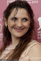 高清：《后事》记者会 泽格斯怀孕被导演摸大肚送吻