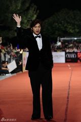 高清组图：金马奖红毯精选 男星西装革履潇洒比帅
