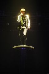 组图：罗志祥个唱化身星际战警 吐露心声歌迷落泪