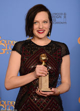 组图：伊丽莎白-莫斯获金球奖迷你剧最佳女主角