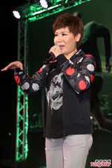 组图：桂纶镁凤小岳出席活动相约夜跑