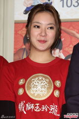 组图：《铁狮玉玲珑》首周票房好 澎恰恰想游街