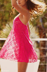 组图：新晋超模妮舍内衣写真 搔首弄姿秀美胸