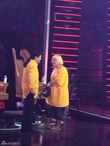 组图：刘欢黄衣撞脸小黄人 网友赞刘叫兽卡通