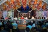 组图：《霍比特人》全球首映 红毯吸引近十万人围观