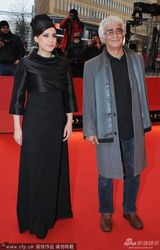 组图：《闭幕》首映 导演帕纳西现场行礼