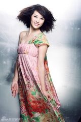 组图：李欣汝梦幻亮丽写真 风格独具飘逸灵动