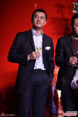 组图：郭涛父子首亮相活动 李亚鹏形单影只