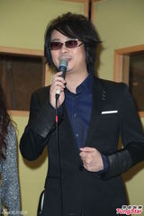 组图：F.I.R主唱骑车摔伤脊椎 陈建宁颁出禁骑令