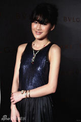 组图：IT GIRL 陈燃女王范儿优雅亮相艺术展