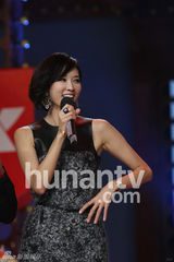 组图：林志玲《天天向上》跳骑马舞强吻欧弟