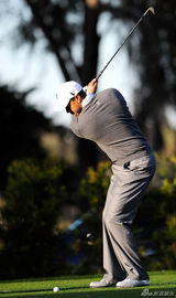 高清图：伍兹丑闻曝光后首次亮相 展招牌笑容