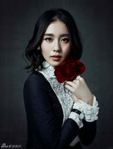 组图：刘诗诗写真唯美绽放 浅笑温婉清丽优雅